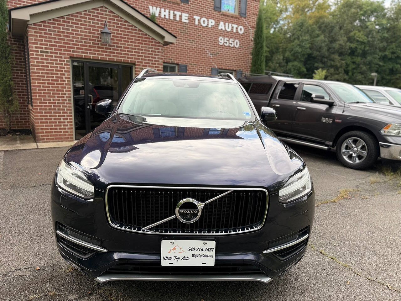 Used 2017 Volvo XC90 T6 Momentum w/ Vision Package AWD/4WD image 10
