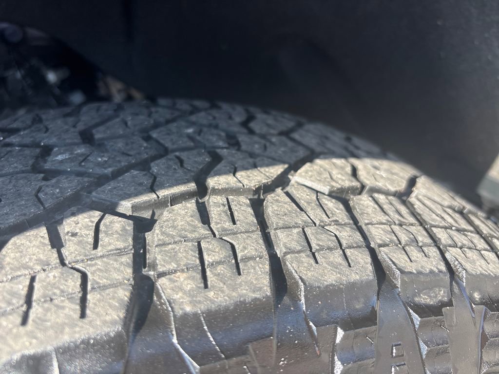 Used 2024 GMC Sierra 1500 AT4 w/ Technology Package image 35