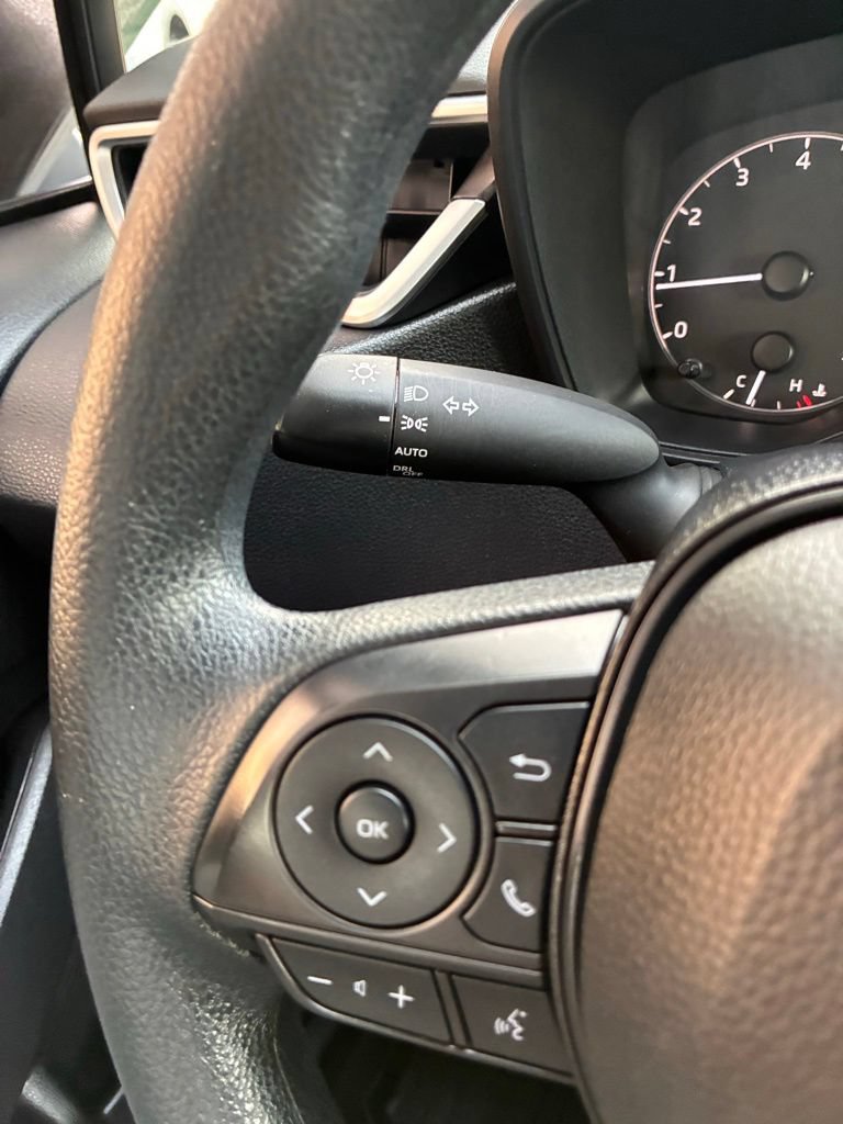 Used 2024 Toyota Corolla LE FWD image 25