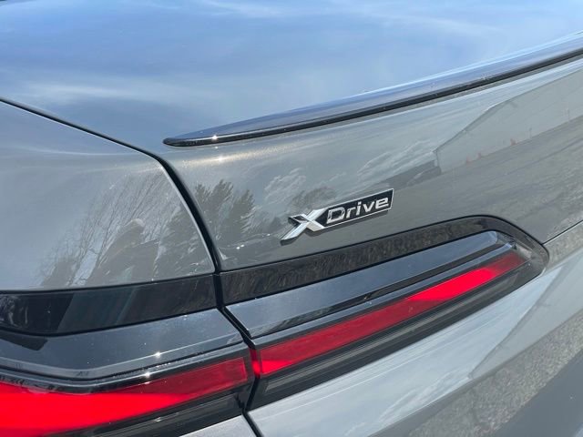 Used 2026 BMW 740i xDrive w/ Premium Package AWD/4WD image 27