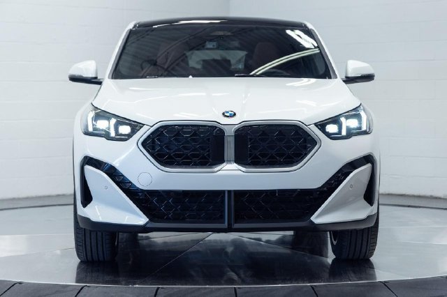 New 2027 BMW X2 xDrive28i AWD/4WD image 7