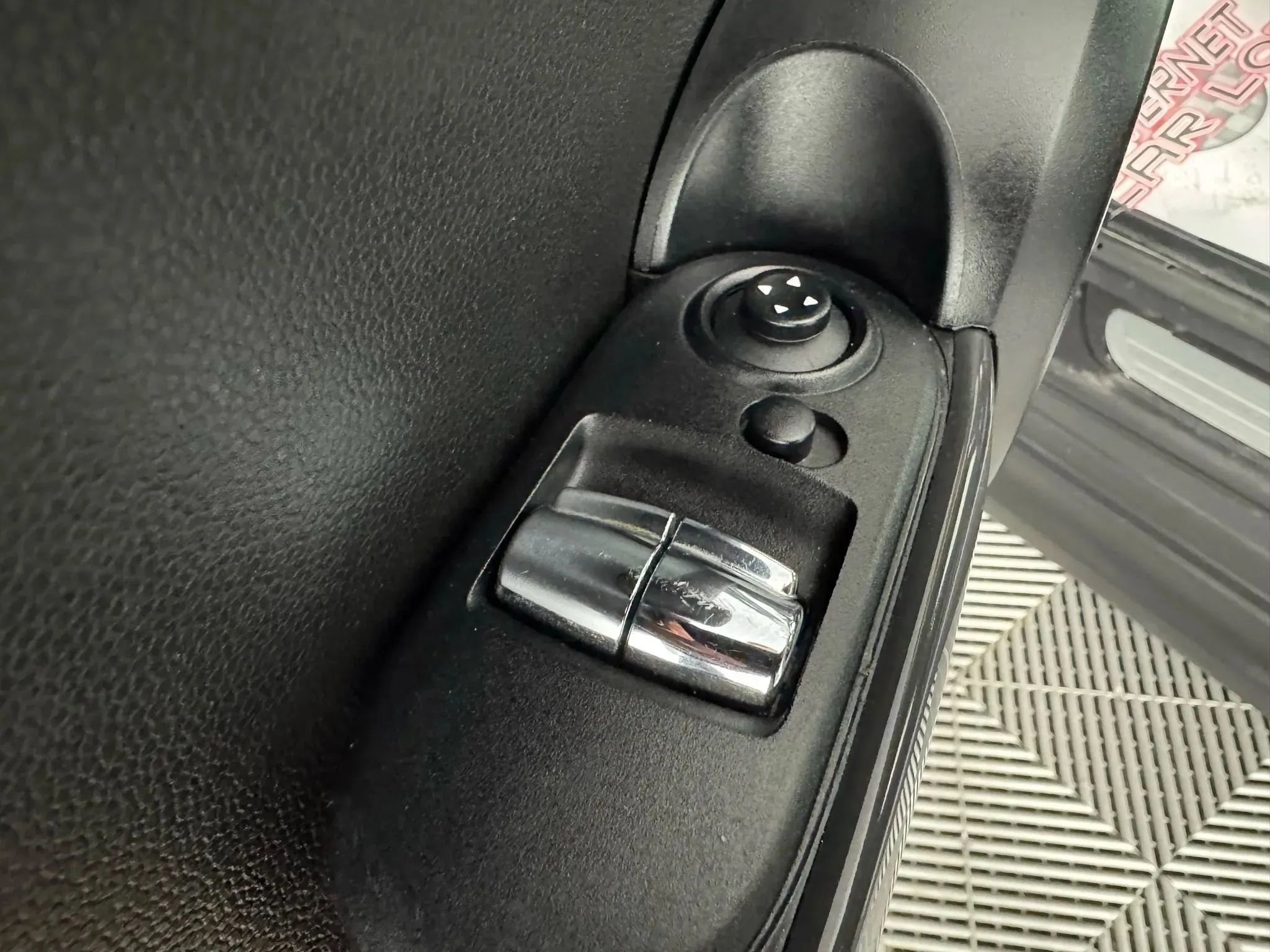 Used 2016 MINI Cooper 2-Door Hardtop image 31