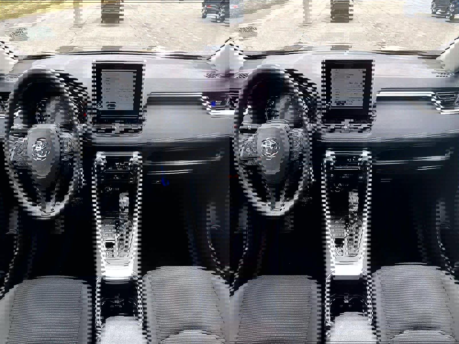 Used 2025 Toyota RAV4 LE image 21