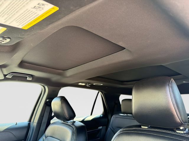 Used 2019 Ford Explorer Limited w/ Ford Safe & Smart Package AWD/4WD image 32