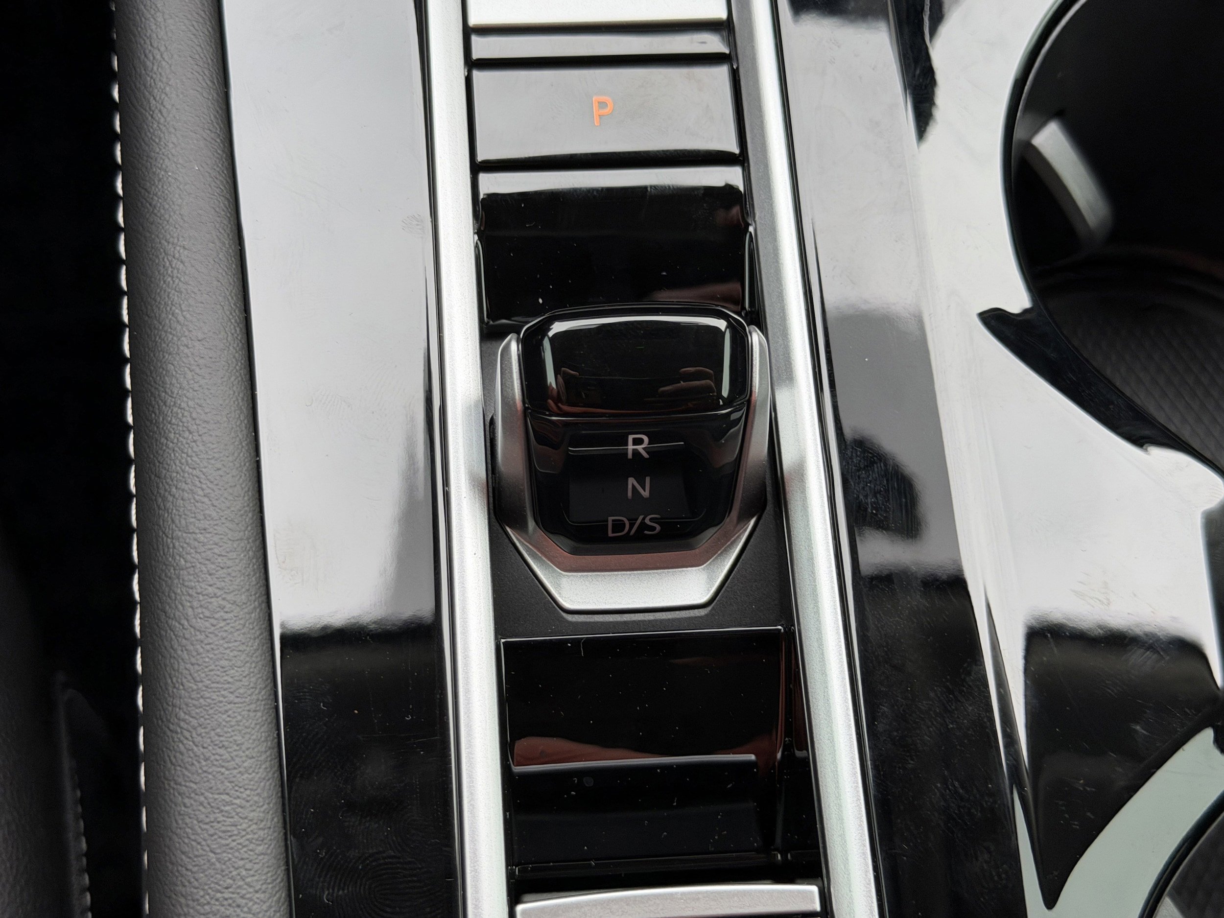 New 2026 Volkswagen Atlas SE image 25