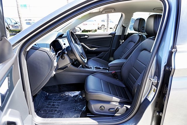 Used 2024 Volkswagen Jetta SE FWD image 20