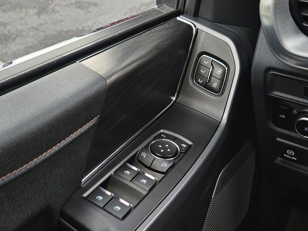 Used 2025 Ford F150 Lariat w/ Equipment Group 501A Mid image 25