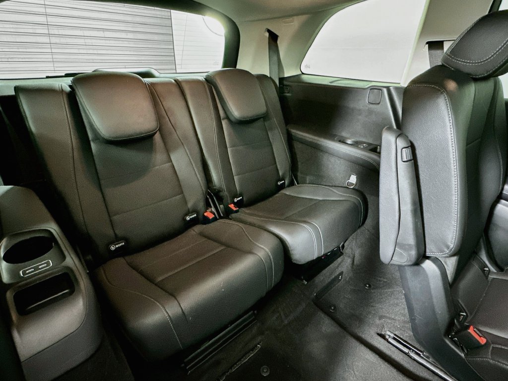 Used 2024 Mercedes-Benz GLS 450 4MATIC image 28