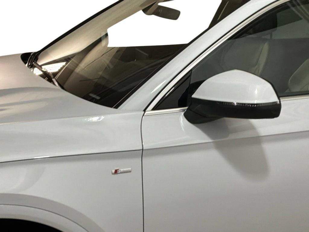 Used 2023 Audi Q5 e Premium w/ Convenience Package AWD/4WD image 23
