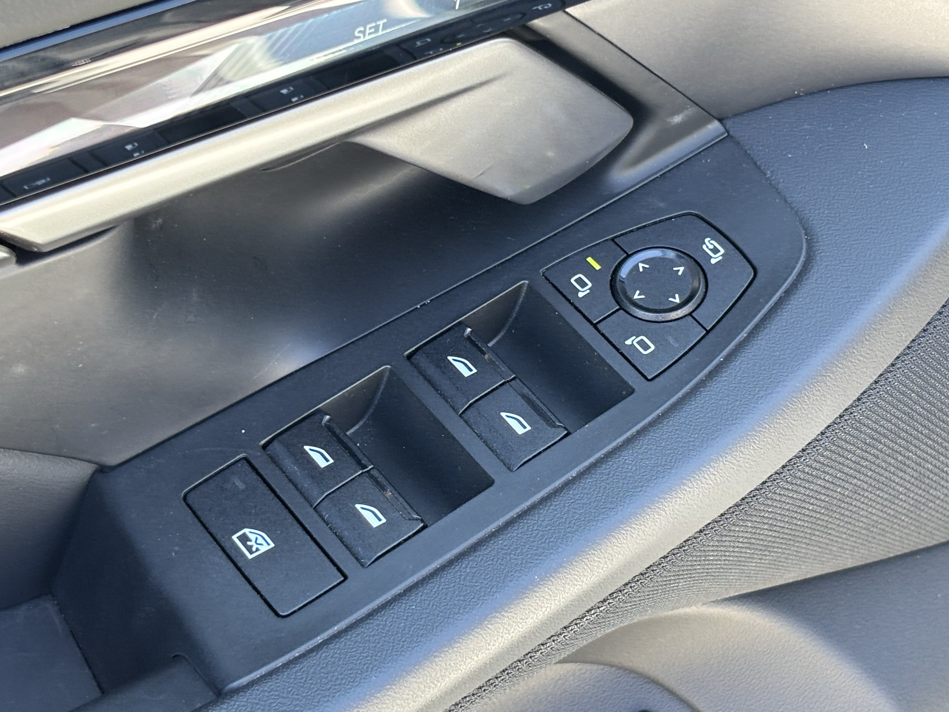Certified 2024 BMW i5 eDrive40i w/ Convenience Package RWD image 15