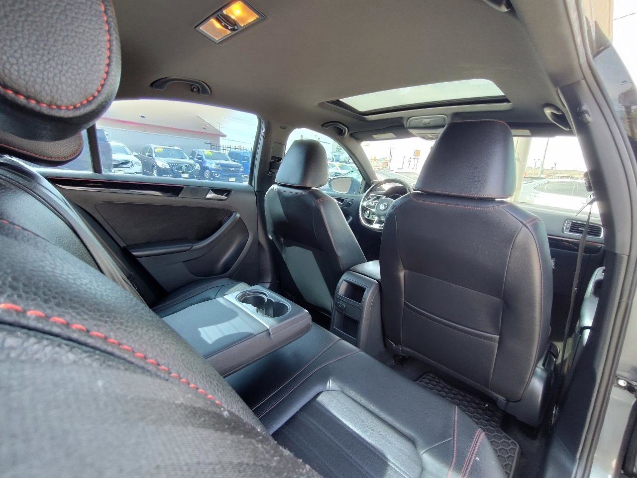 Used 2017 Volkswagen Jetta GLI FWD image 41