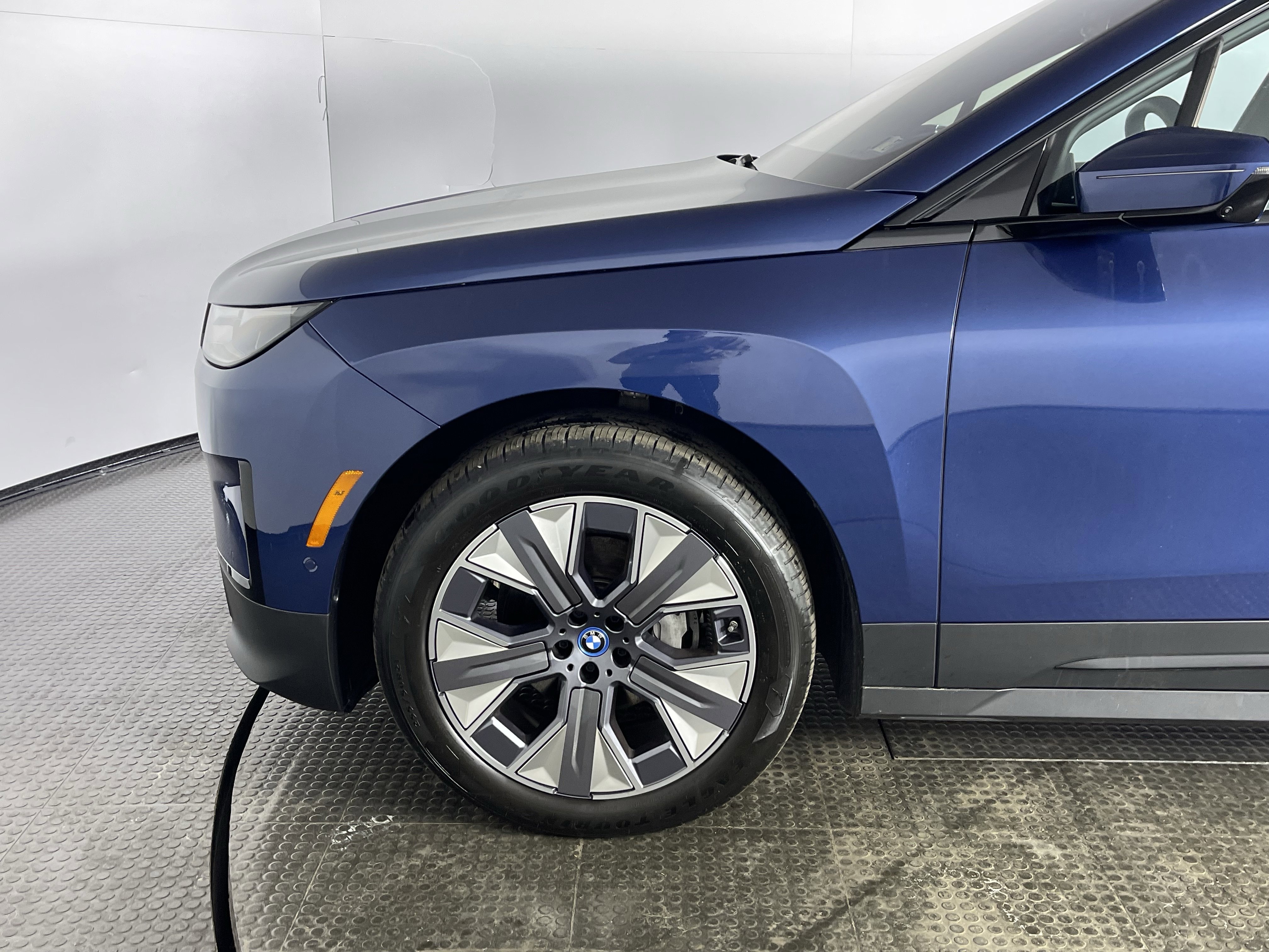 Certified 2025 BMW iX xDrive50 image 4