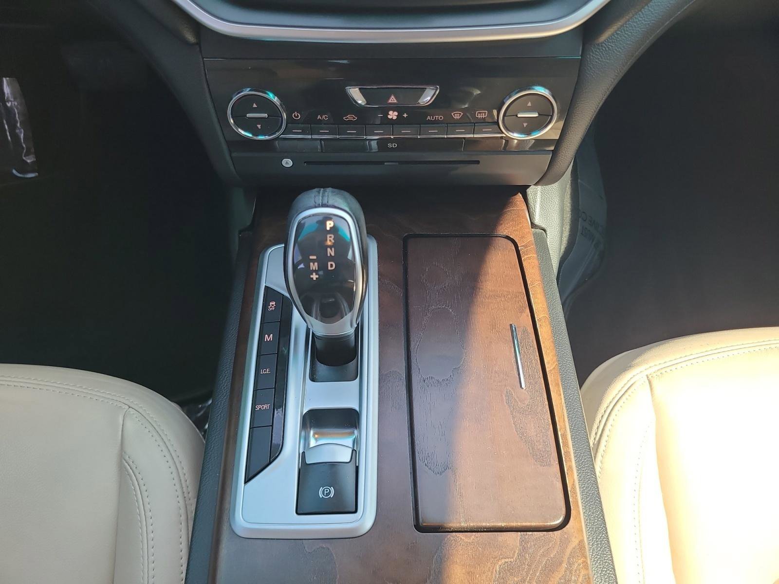 Used 2015 Maserati Ghibli S Q4 AWD/4WD image 16
