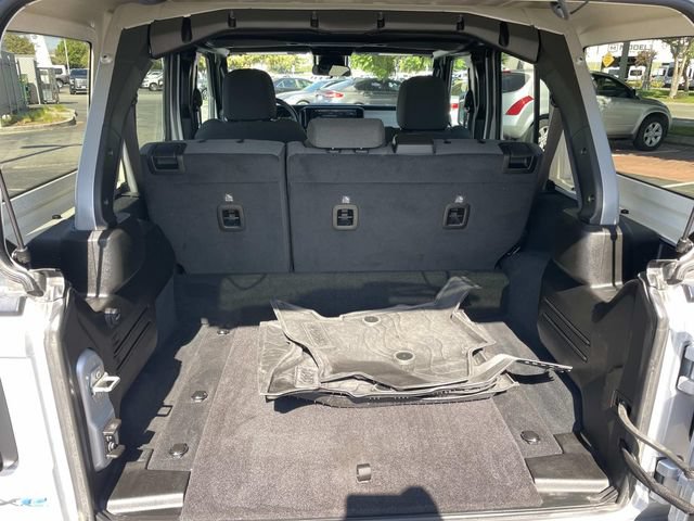 Used 2024 Jeep Wrangler Unlimited AWD/4WD image 32