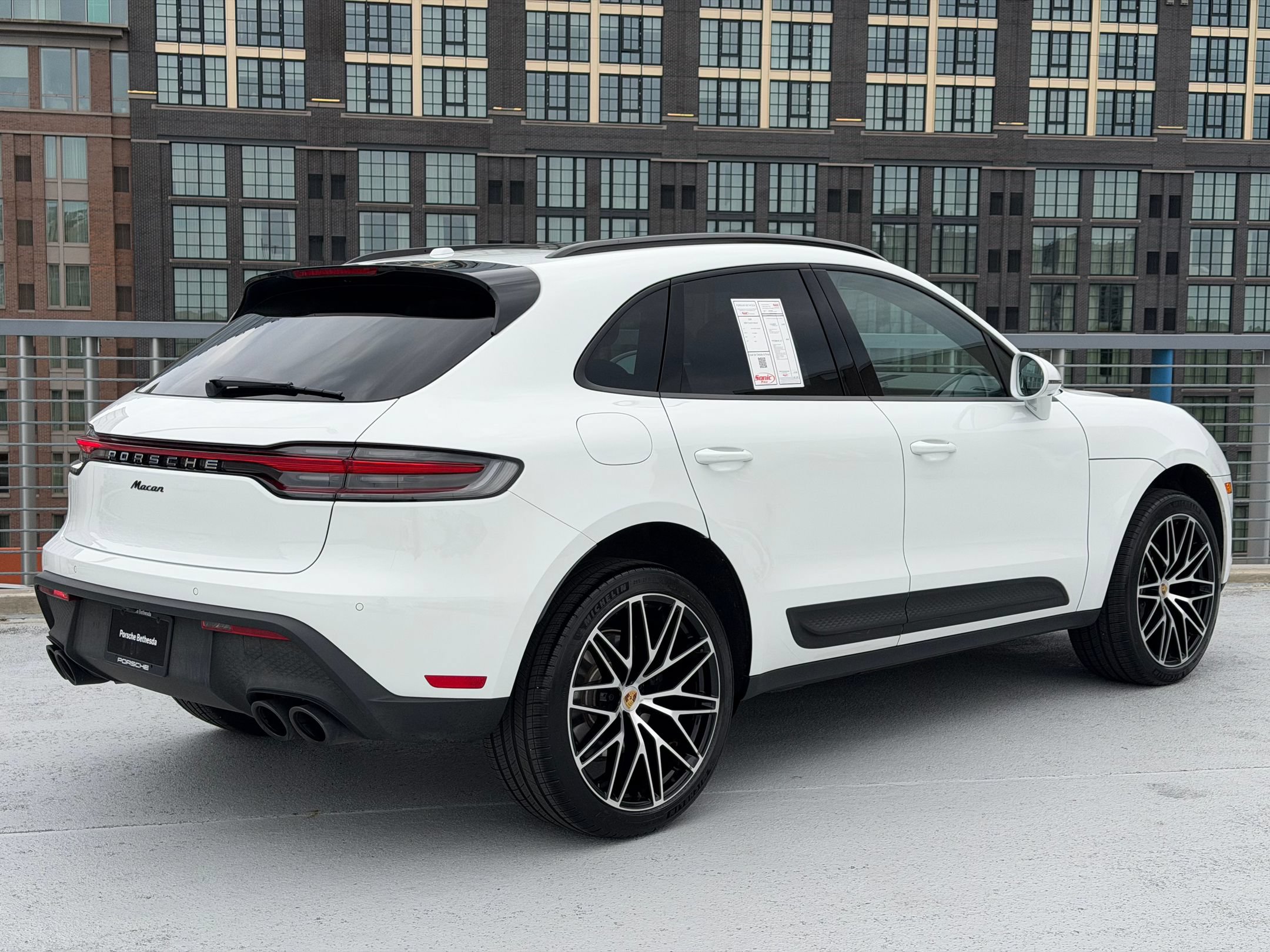 Certified 2026 Porsche Macan AWD/4WD image 7