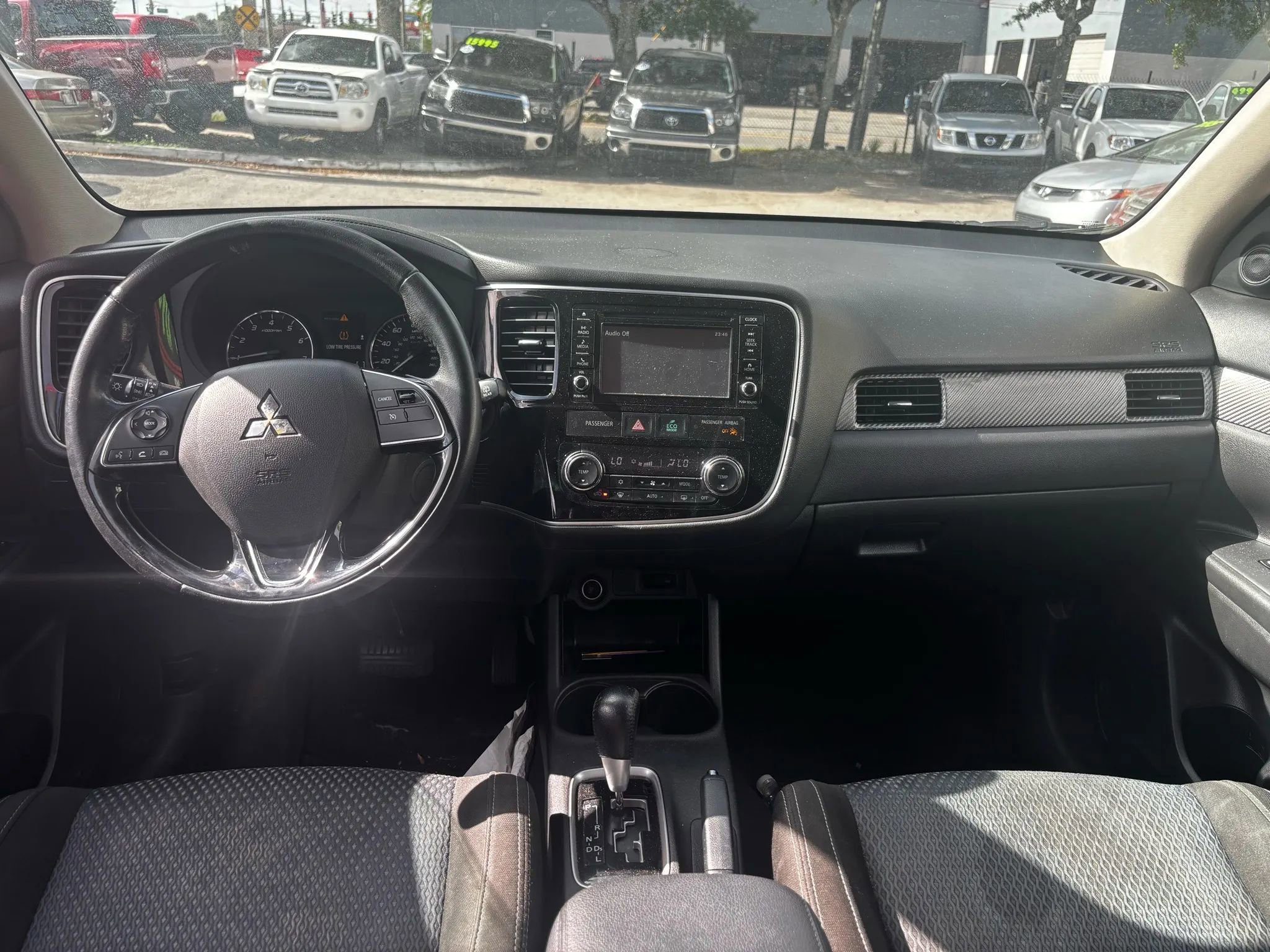 Used 2016 Mitsubishi Outlander SE image 9