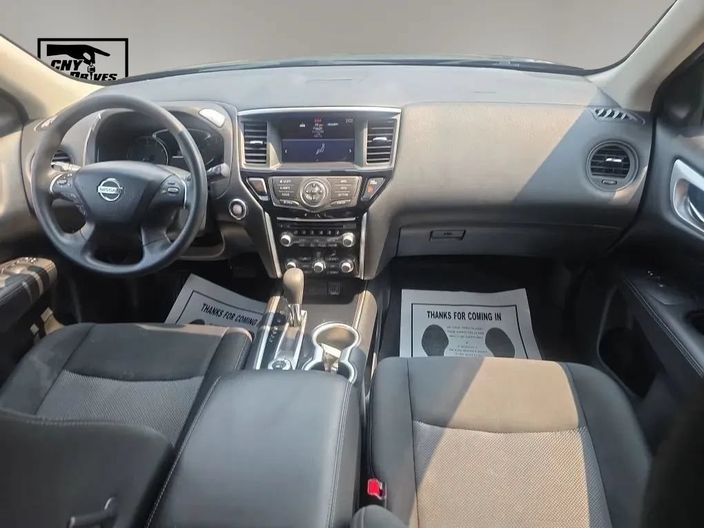 Used 2019 Nissan Pathfinder S AWD/4WD image 14