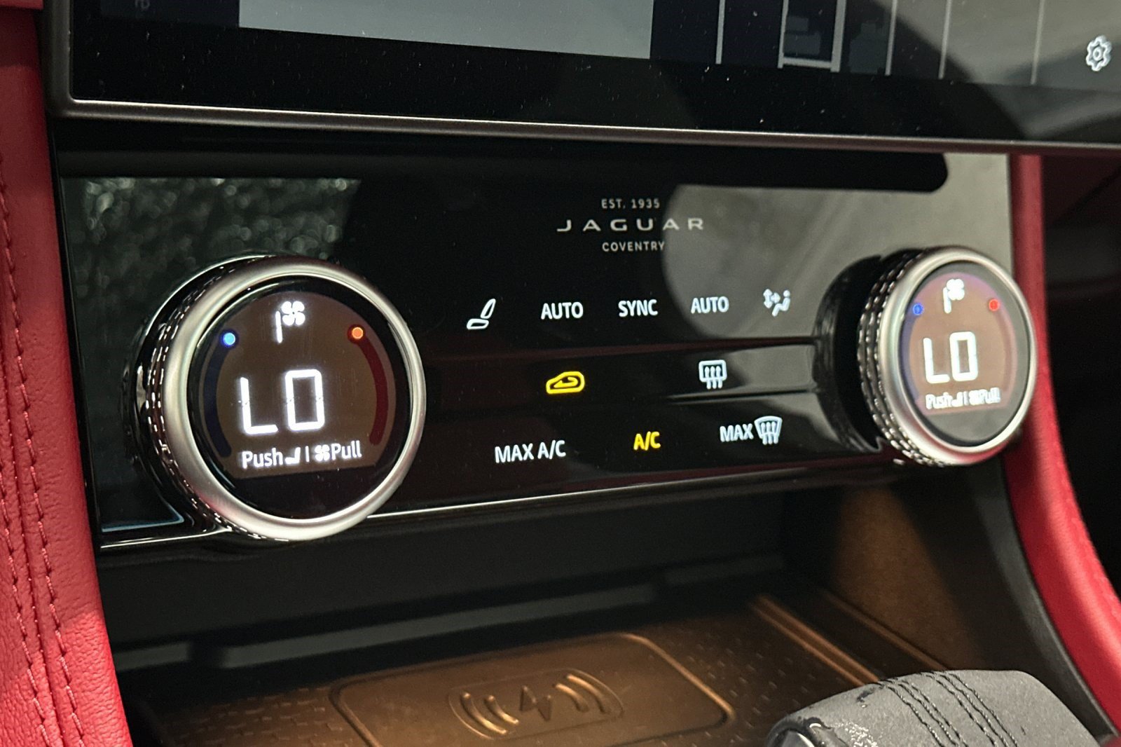 New 2025 Jaguar F-PACE R-Dynamic S AWD/4WD image 16
