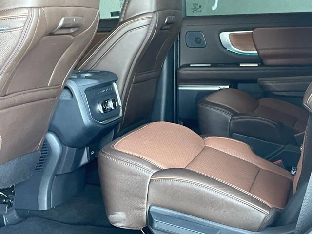 Used 2025 Ford Expedition King Ranch image 16
