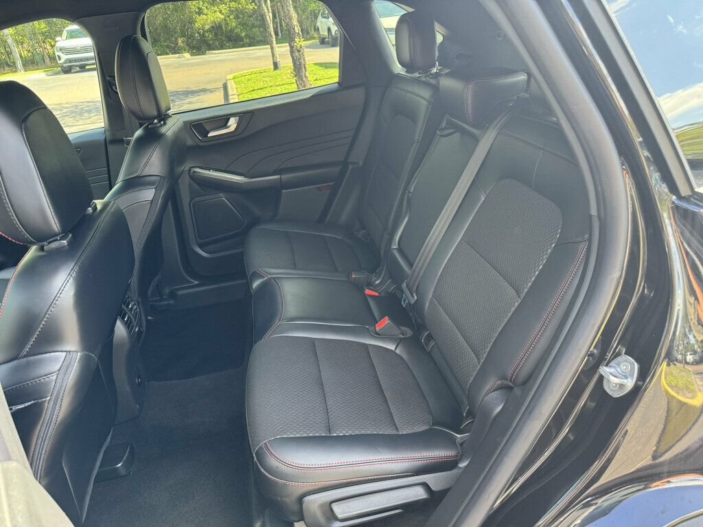 Used 2025 Ford Escape ST-Line Select AWD/4WD image 7