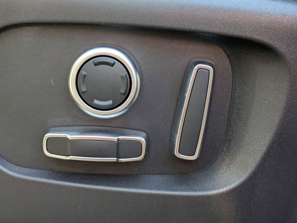 Used 2022 Land Rover Range Rover Evoque R-Dynamic S image 25