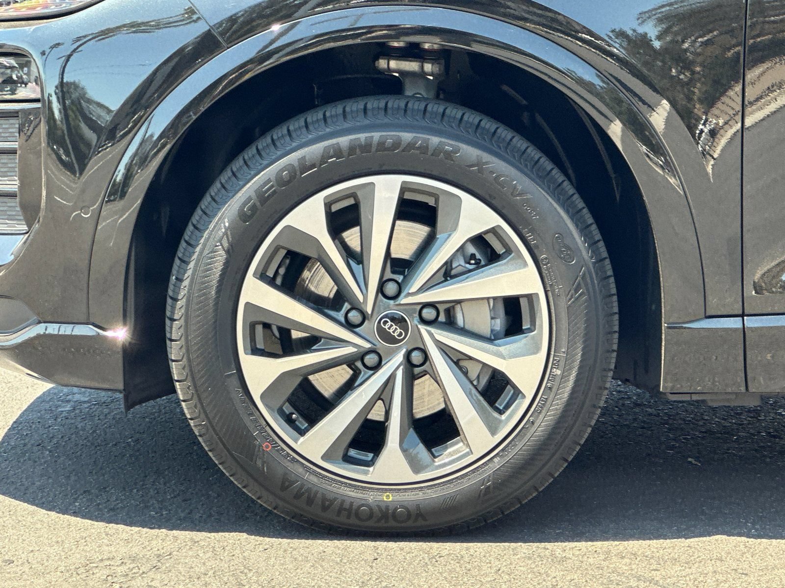 Used 2025 Audi Q6 e-tron Premium Plus w/ Premium Plus AWD/4WD image 24