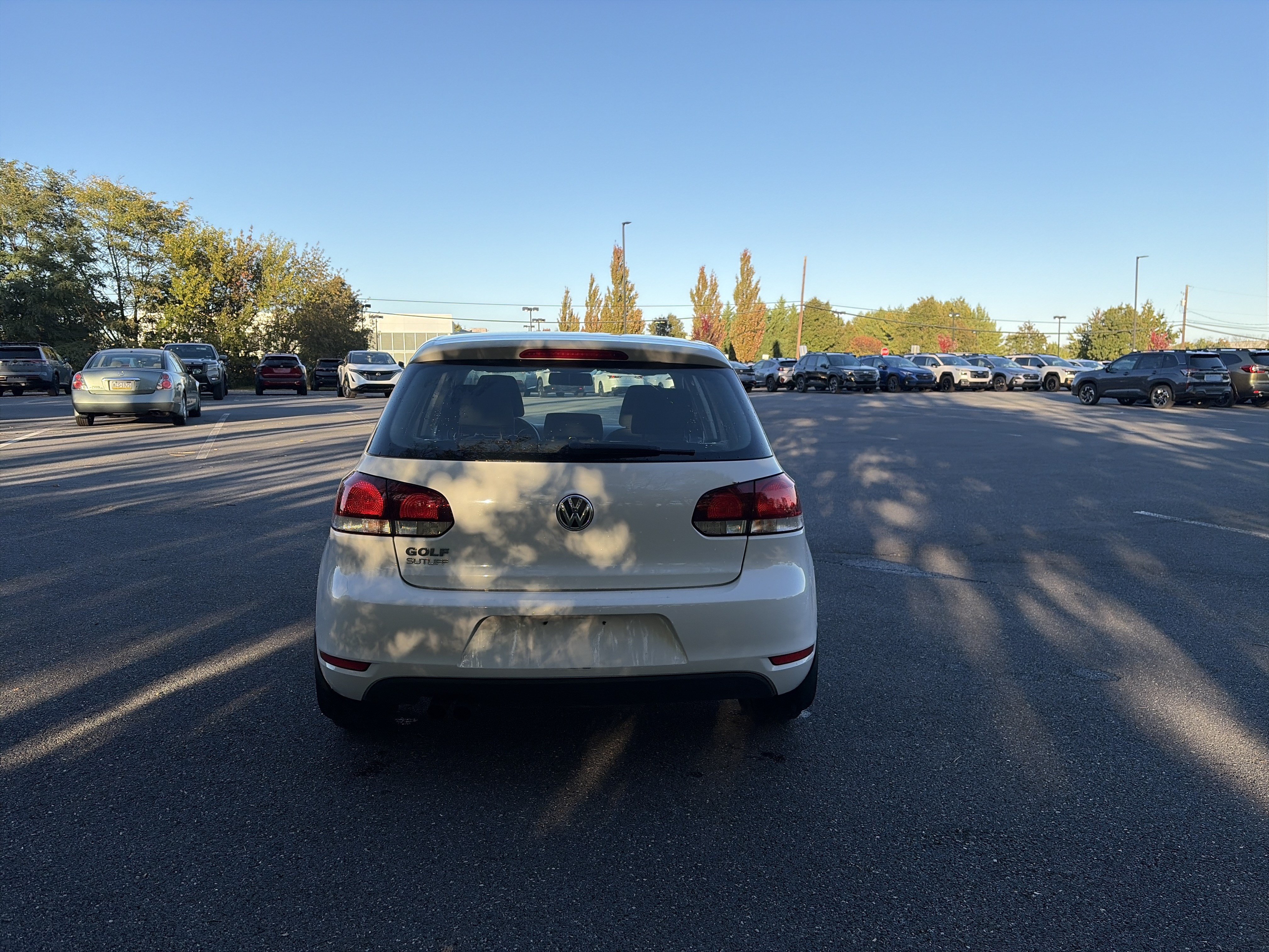 Used 2014 Volkswagen Golf 4-Door FWD image 5