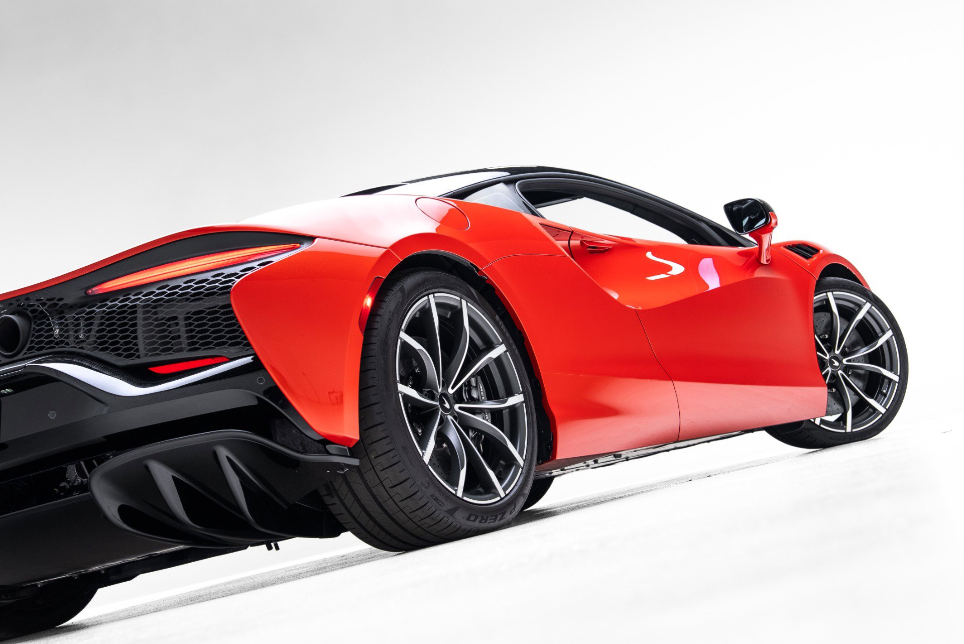 Used 2024 McLaren Artura image 41