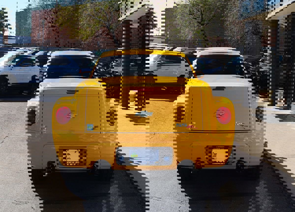 Used 2005 Chevrolet SSR w/ Preferred Equipment Group image 11