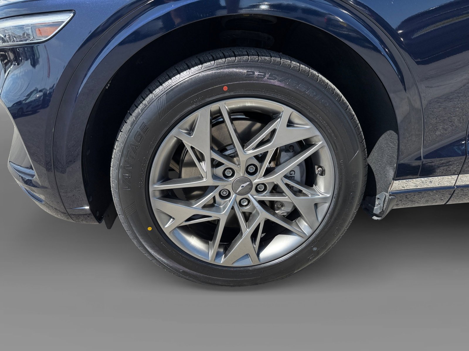 Used 2023 Genesis GV70 2.5T w/ Select Package image 9