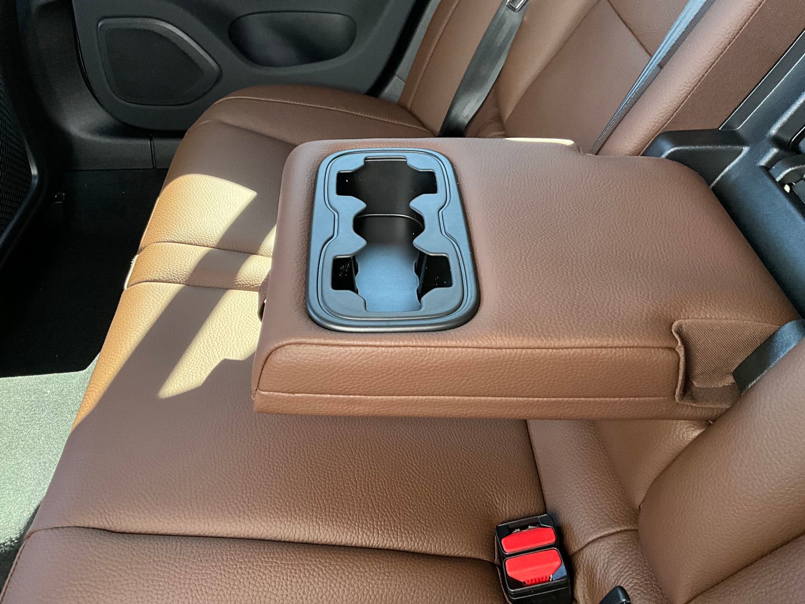 New 2026 Volvo V60 B5 Cross Country Plus w/ Climate Package image 29