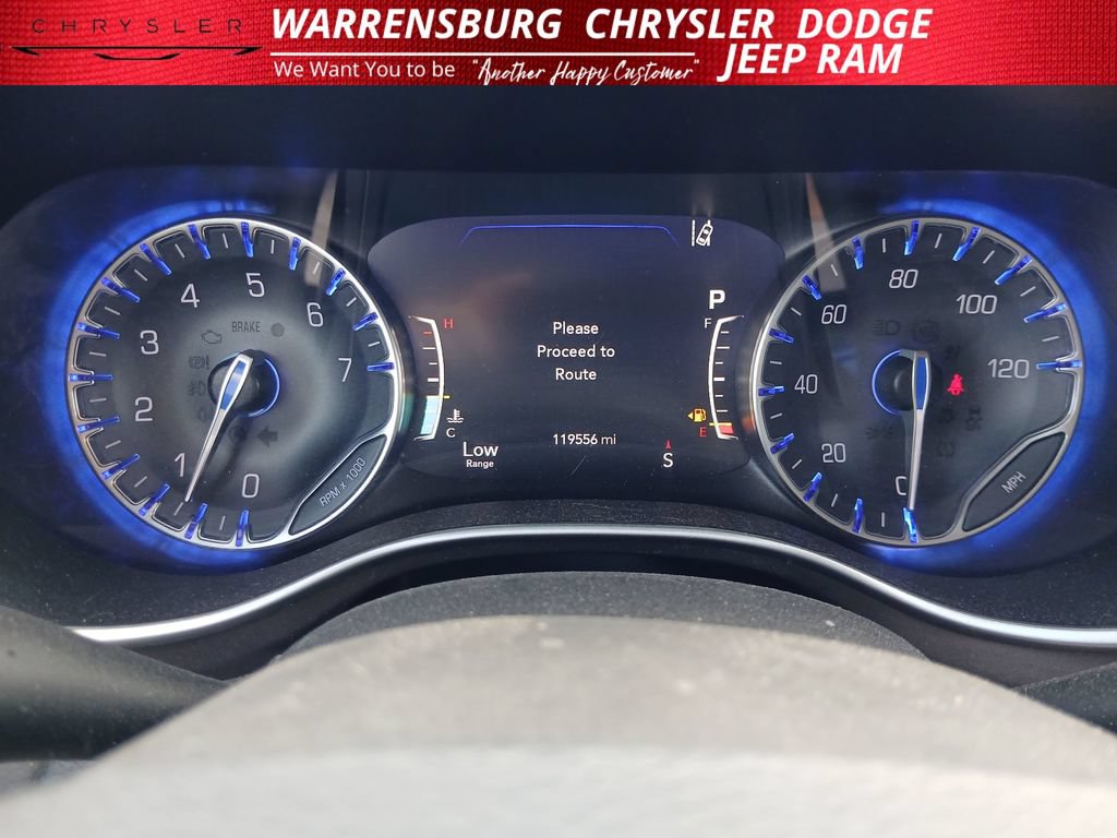 Used 2018 Chrysler Pacifica Touring-L w/ Advanced Safetytec Group FWD image 16