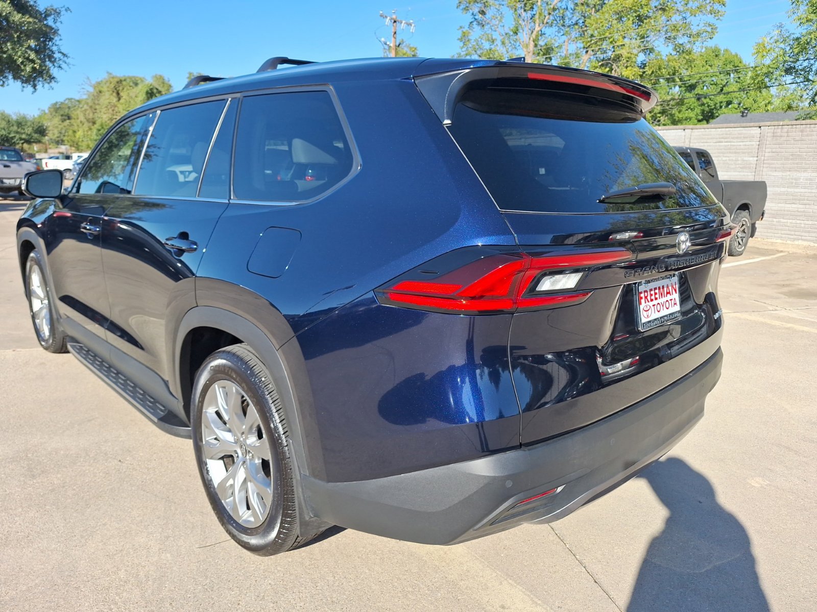 Used 2026 Toyota Grand Highlander FWD image 4