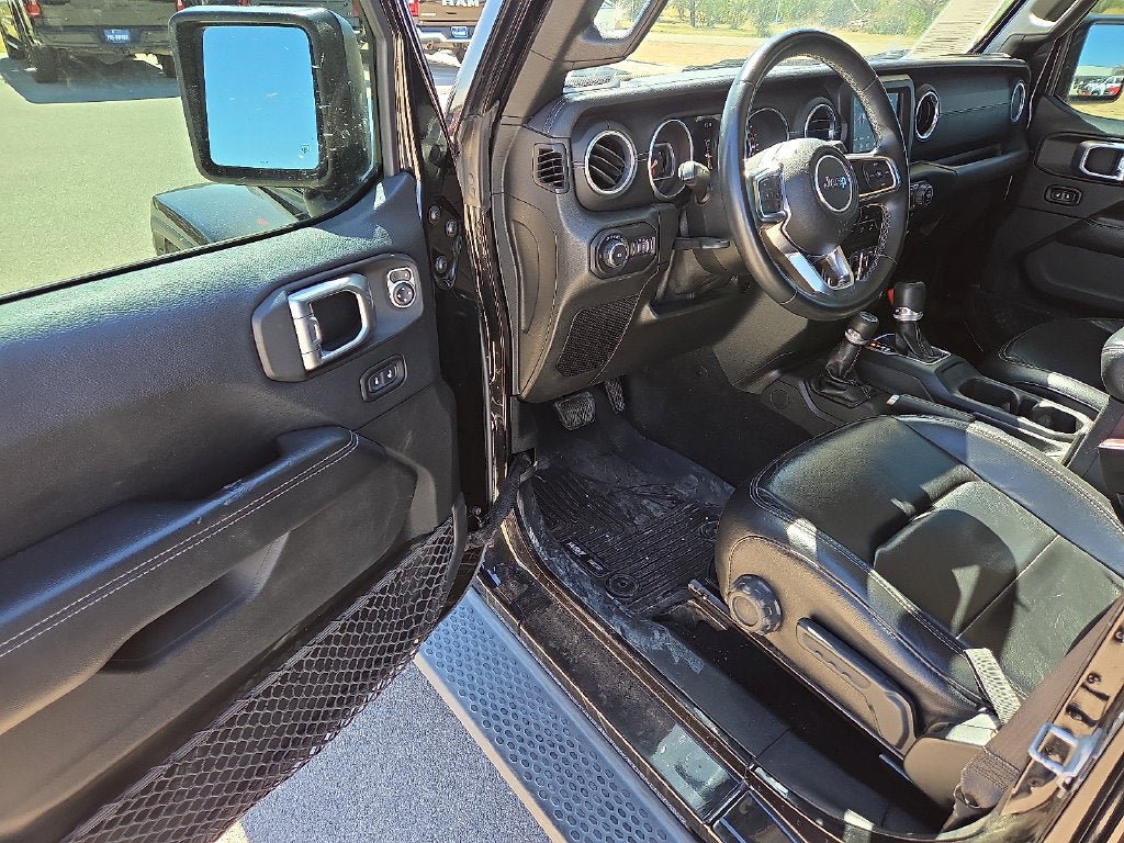 Used 2018 Jeep Wrangler Unlimited Sahara AWD/4WD image 19