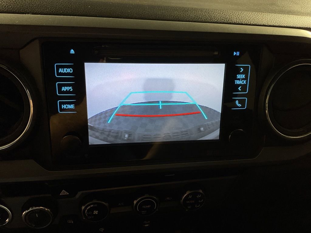 Used 2016 Toyota Tacoma TRD Sport image 3