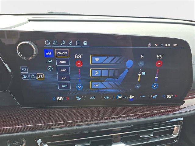 Used 2025 Chevrolet Traverse Z71 w/ Driver Confidence Package image 28