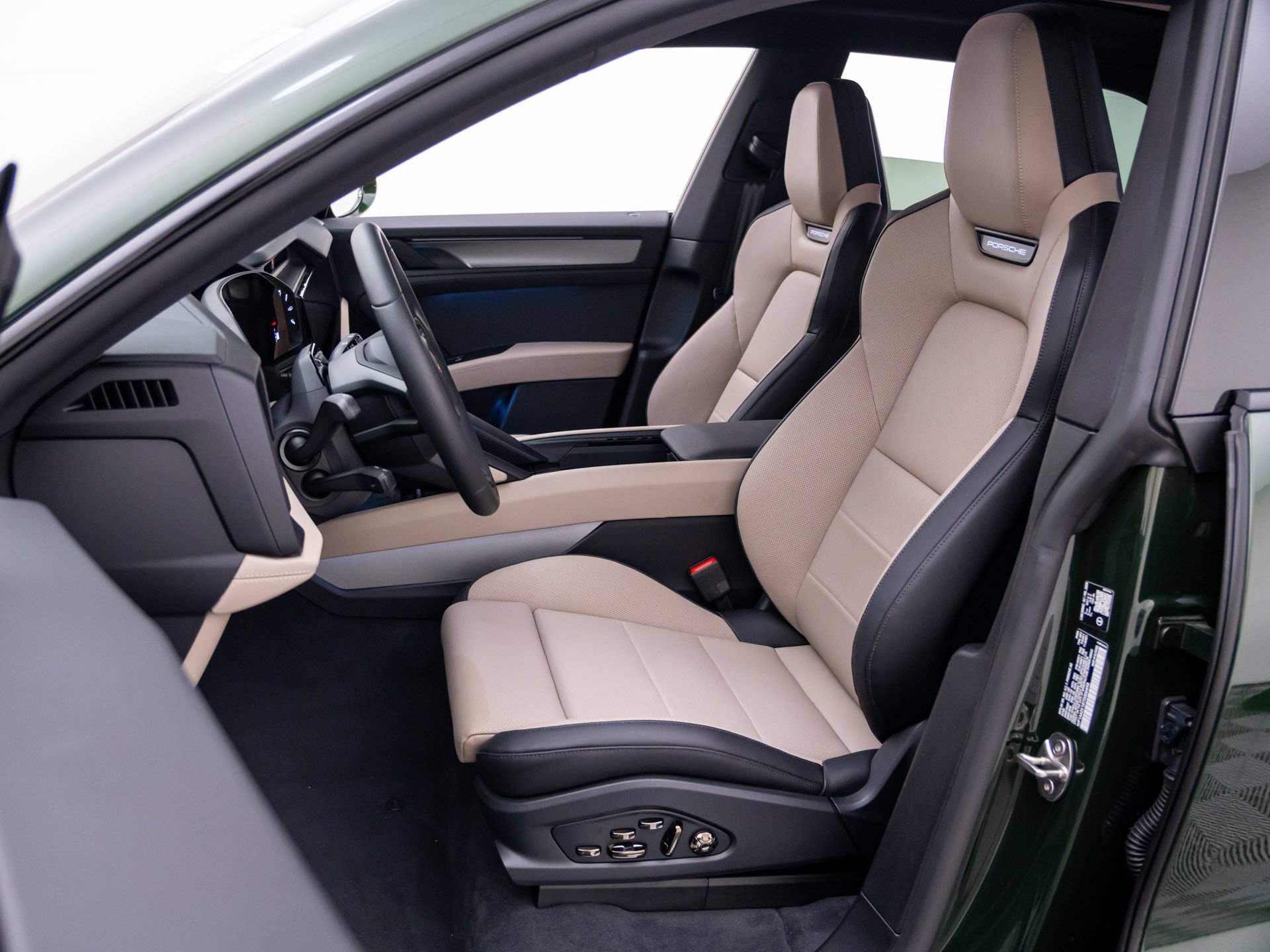 New 2026 Porsche Cayenne Electric AWD/4WD image 5