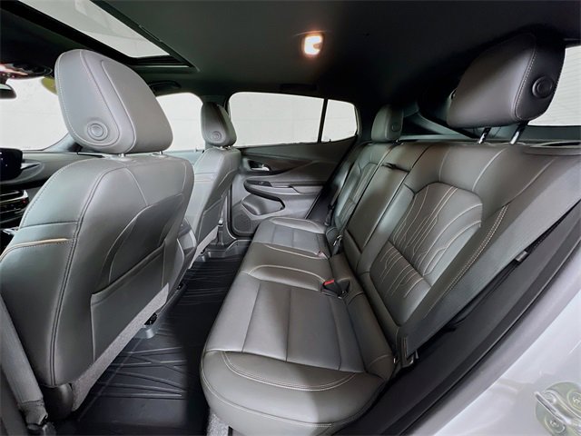 Used 2024 Buick Envista Avenir image 23