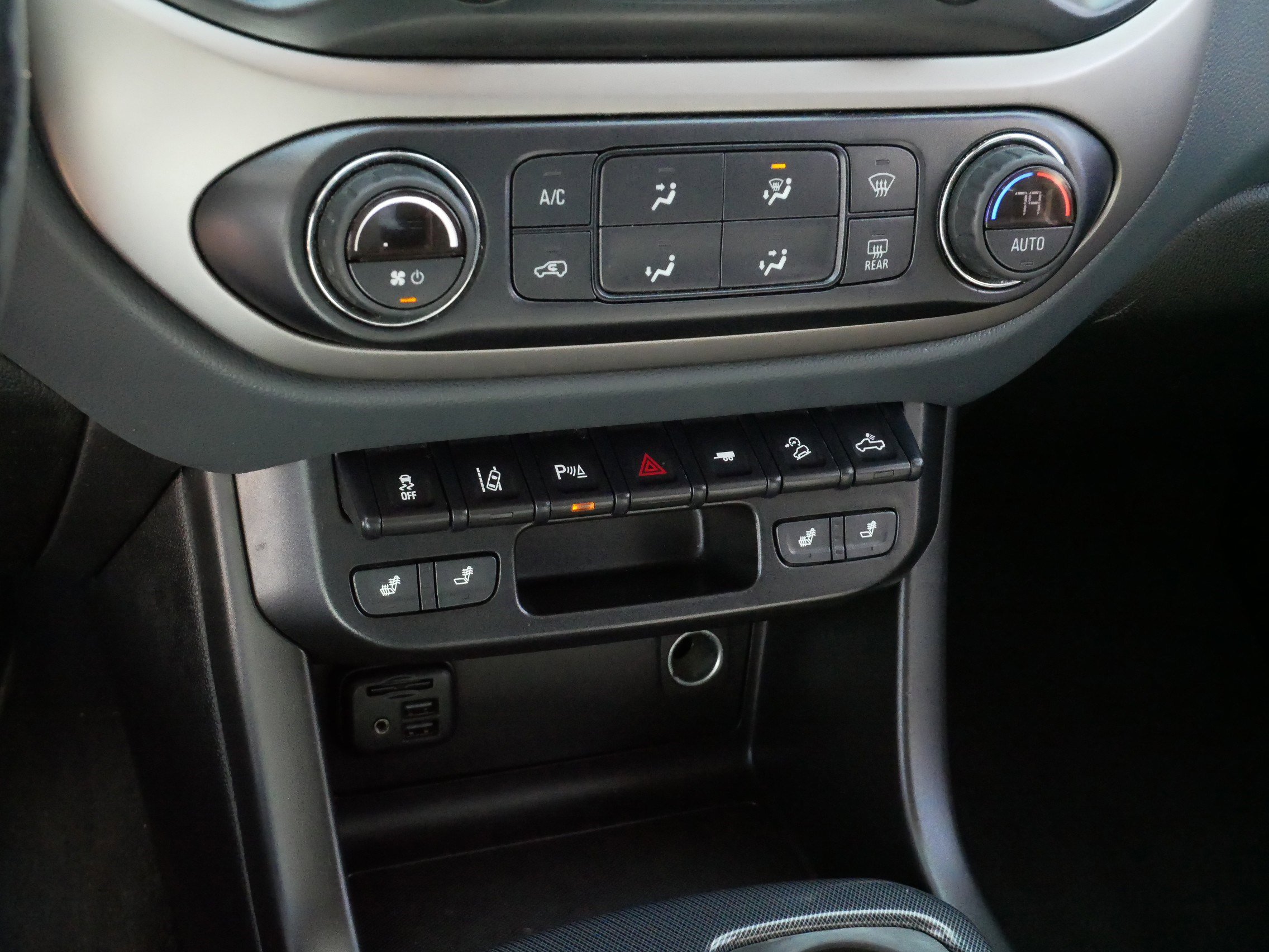 Used 2021 Chevrolet Colorado Z71 w/ Safety Package image 23