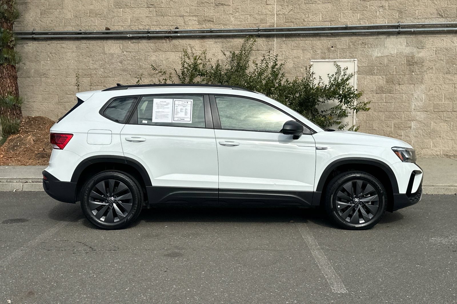 Used 2024 Volkswagen Taos S FWD image 2