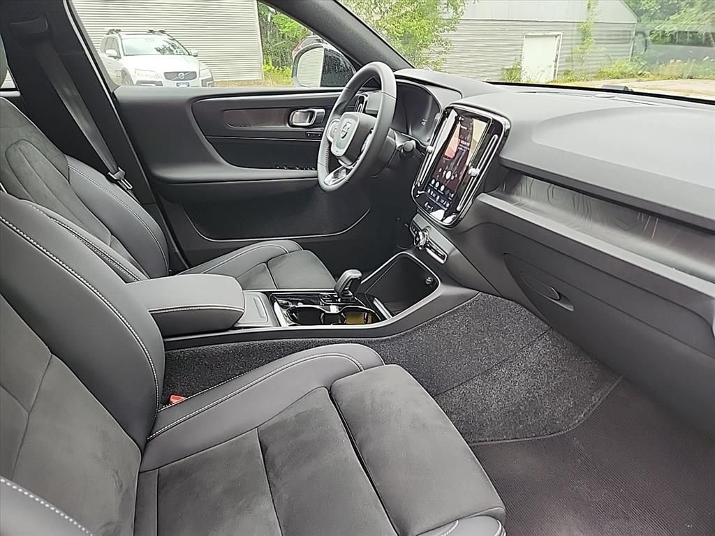 Certified 2023 Volvo C40 P8 Recharge Plus w/ Climate Package AWD/4WD image 30