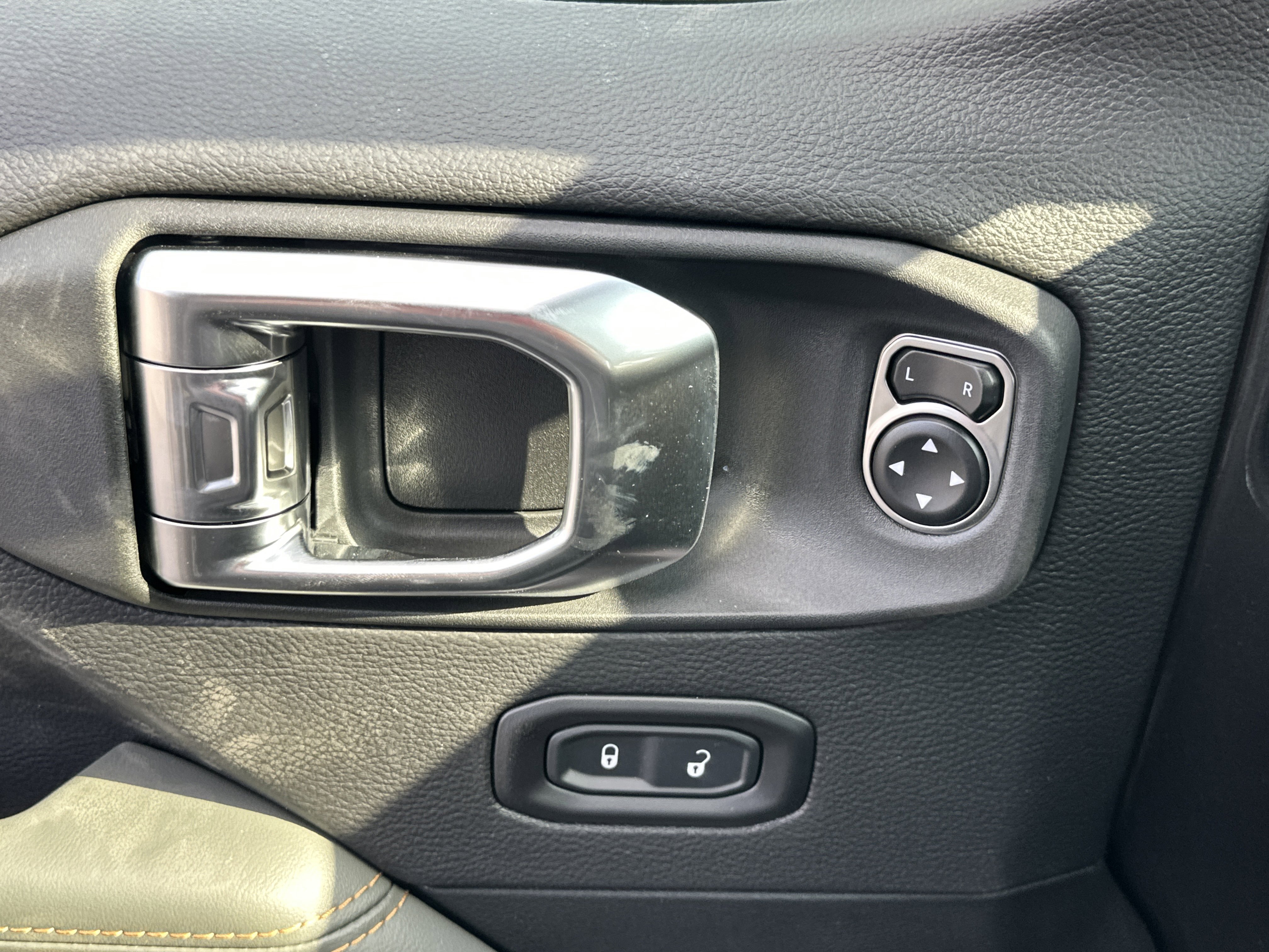 New 2026 Jeep Gladiator Mojave image 14