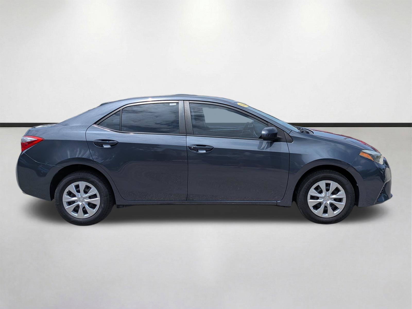 Used 2016 Toyota Corolla L FWD image 3