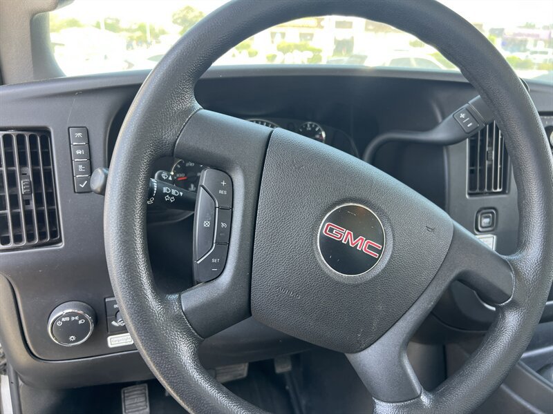 Used 2021 GMC Savana 3500 Extended w/ Power Convenience Package RWD image 11
