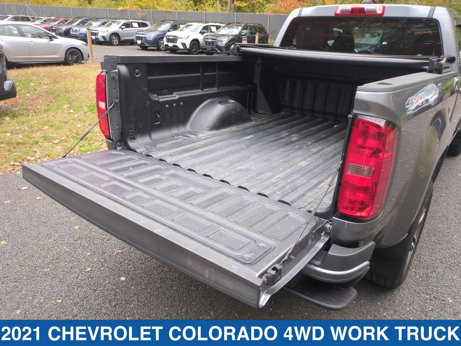 Used 2021 Chevrolet Colorado W/T AWD/4WD image 32
