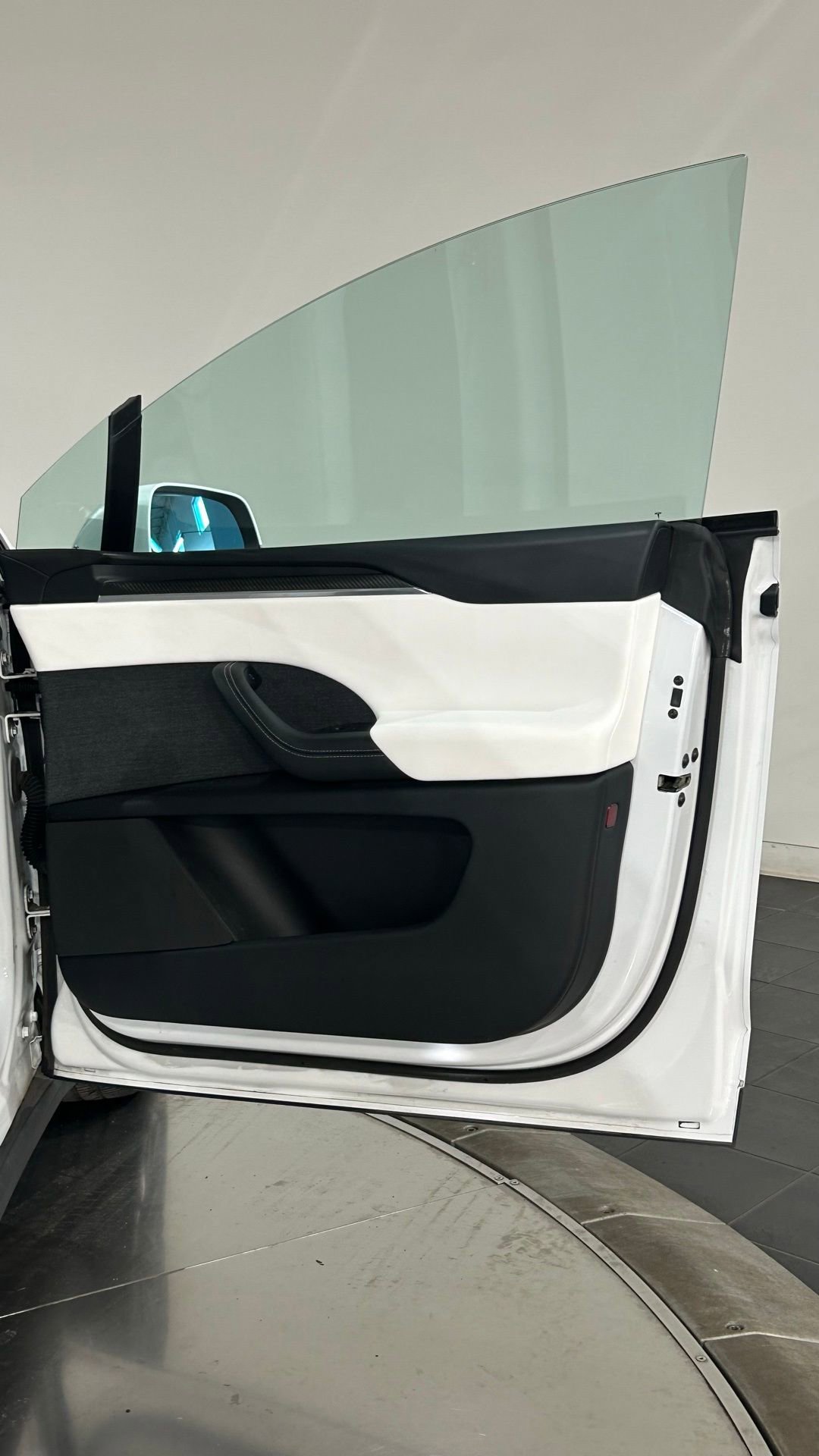 Used 2023 Tesla Model X Plaid image 49