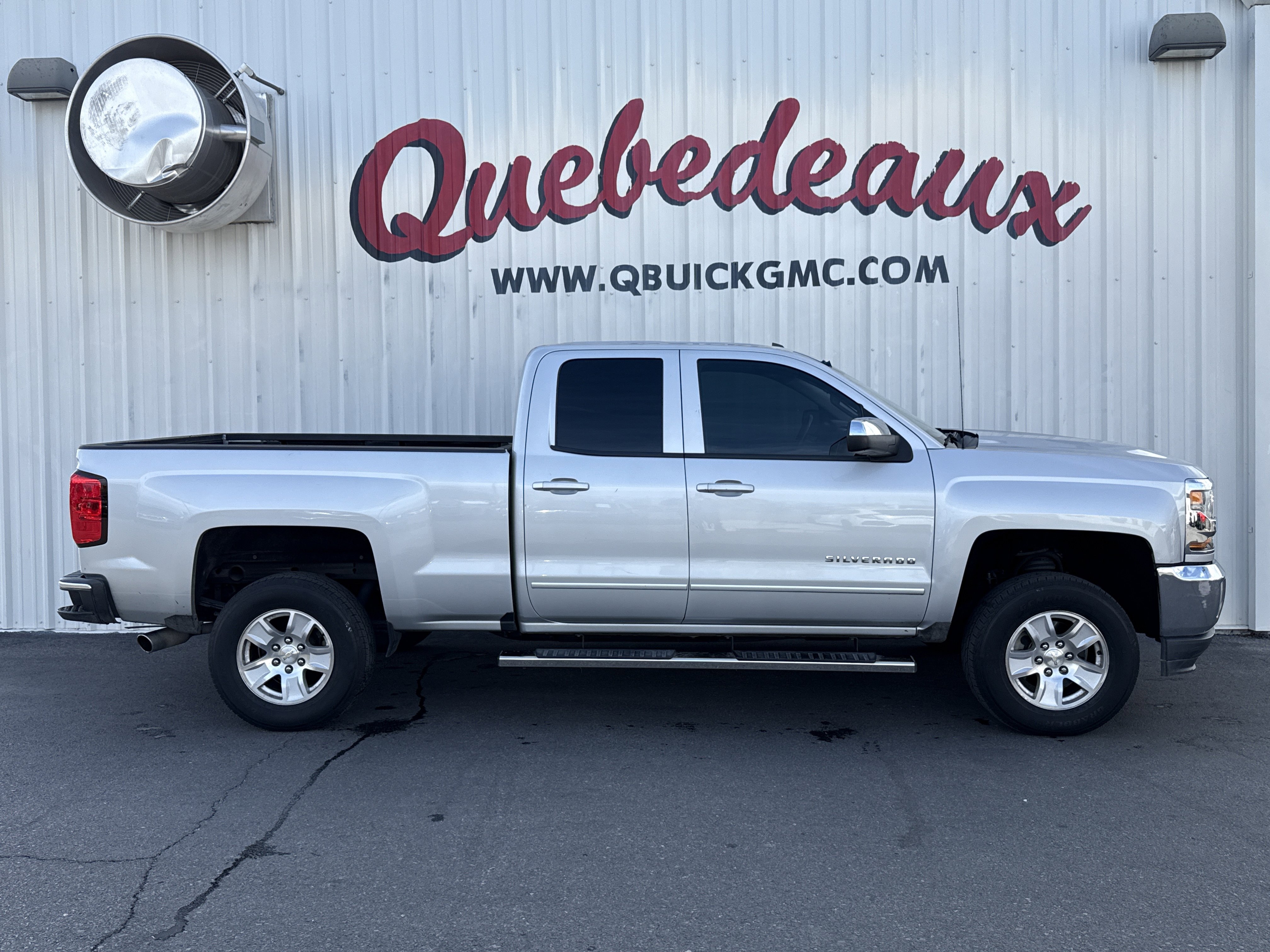 Used 2018 Chevrolet Silverado 1500 LT w/ All Star Edition image 20