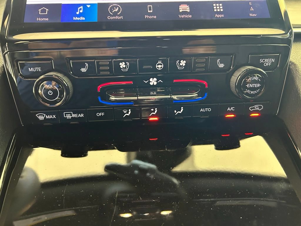 Used 2025 Jeep Grand Cherokee L Overland w/ Advanced Protech Group III AWD/4WD image 54