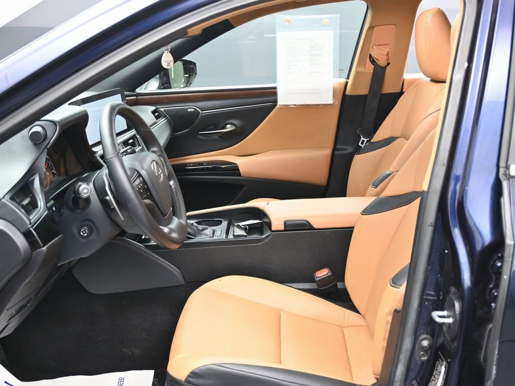 Used 2025 Lexus ES 350 w/ Premium Package image 17
