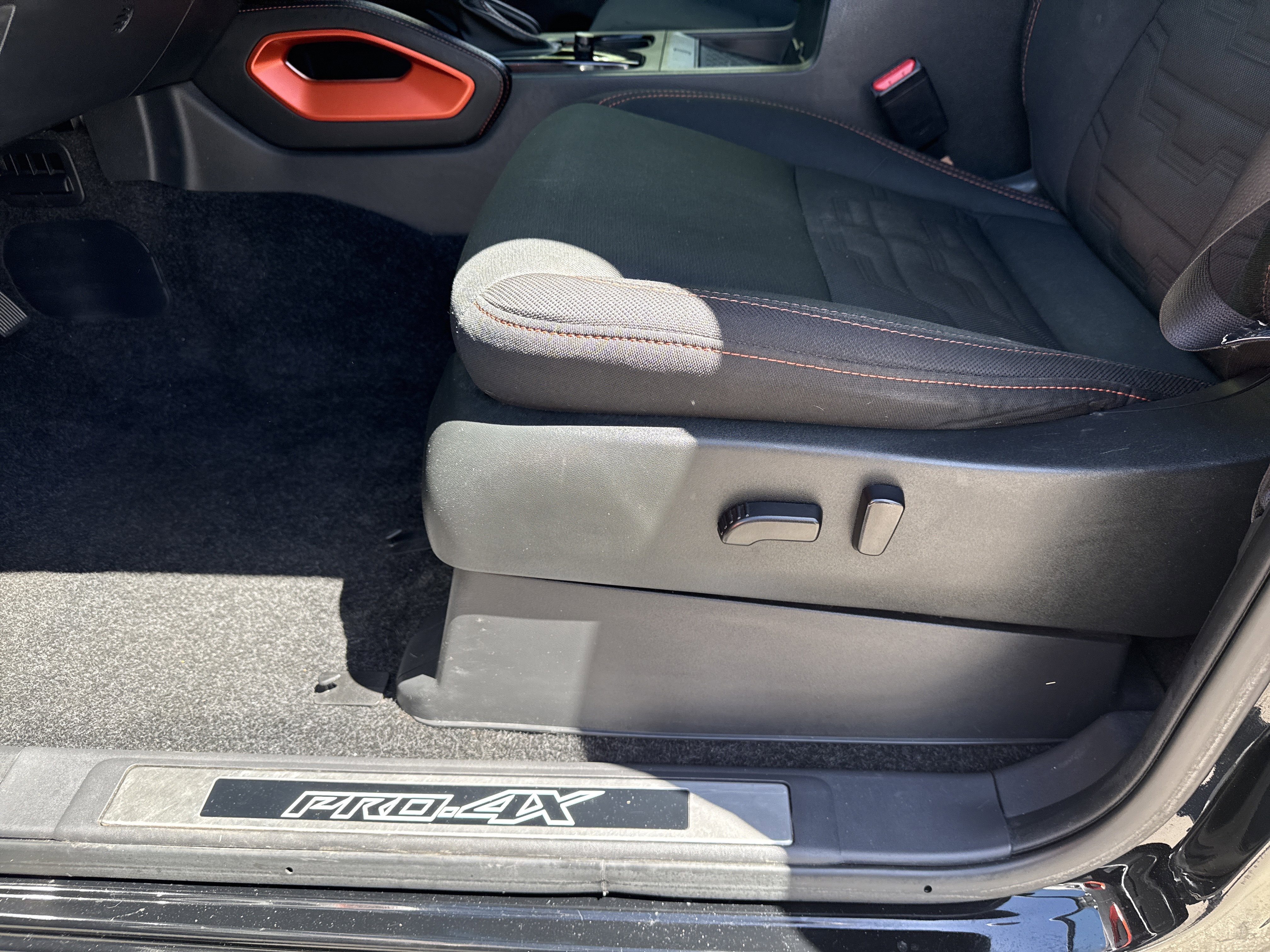 Certified 2023 Nissan Frontier PRO-4X w/ Pro Convenience Package AWD/4WD image 17